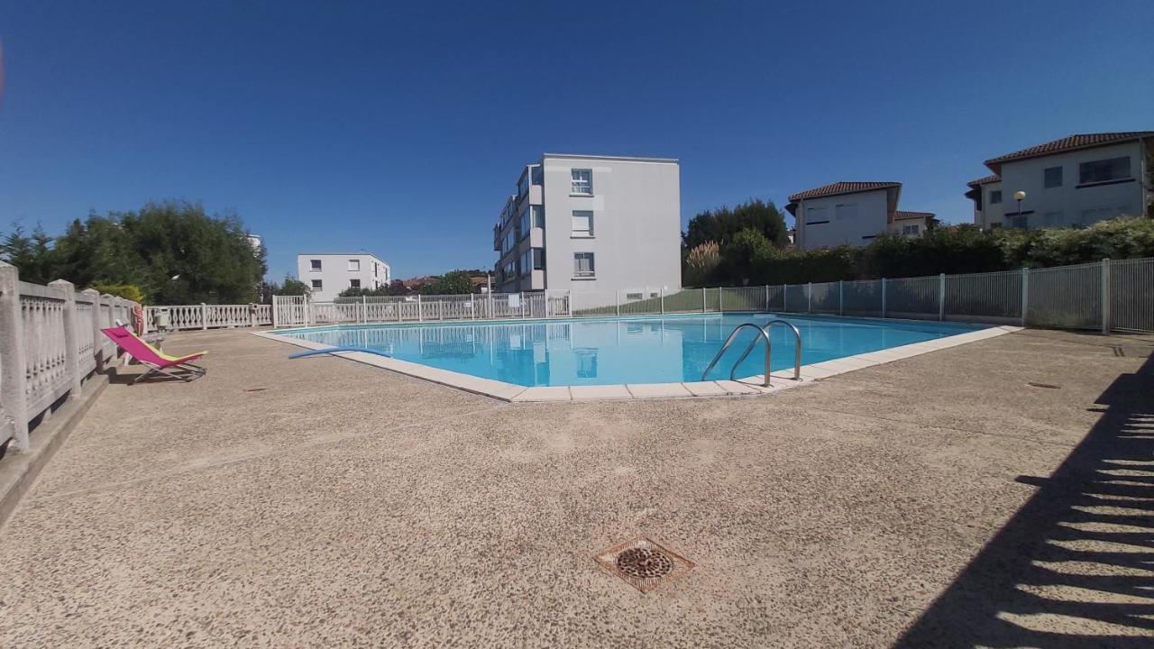 Appartement A Hendaye Avec Piscine Et A Cote De La Plage Екстер'єр фото
