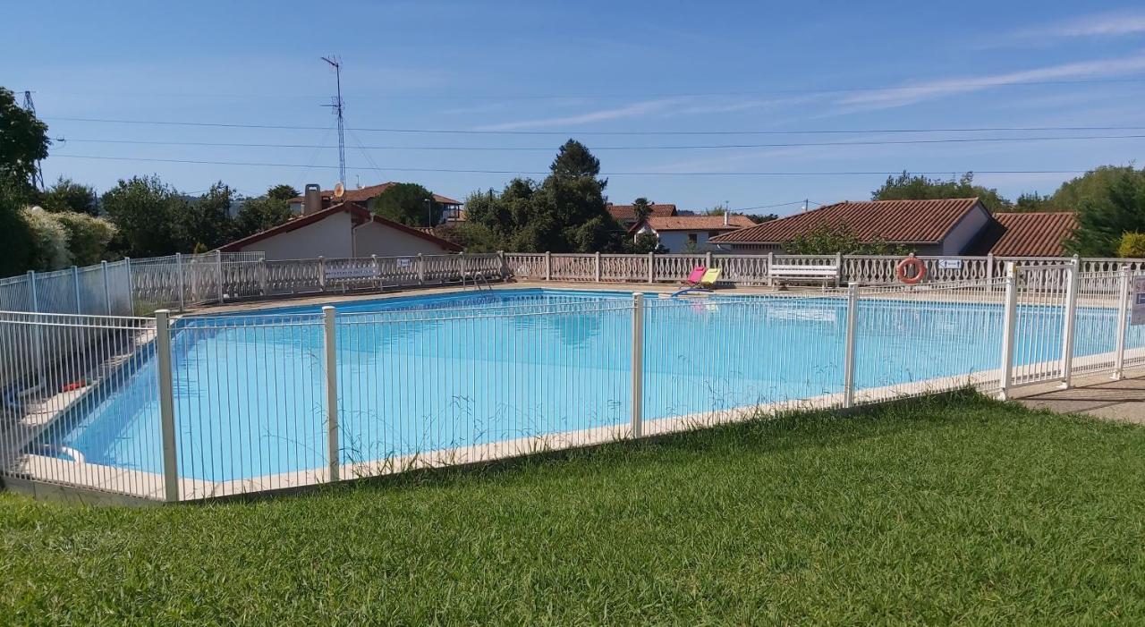 Appartement A Hendaye Avec Piscine Et A Cote De La Plage Екстер'єр фото